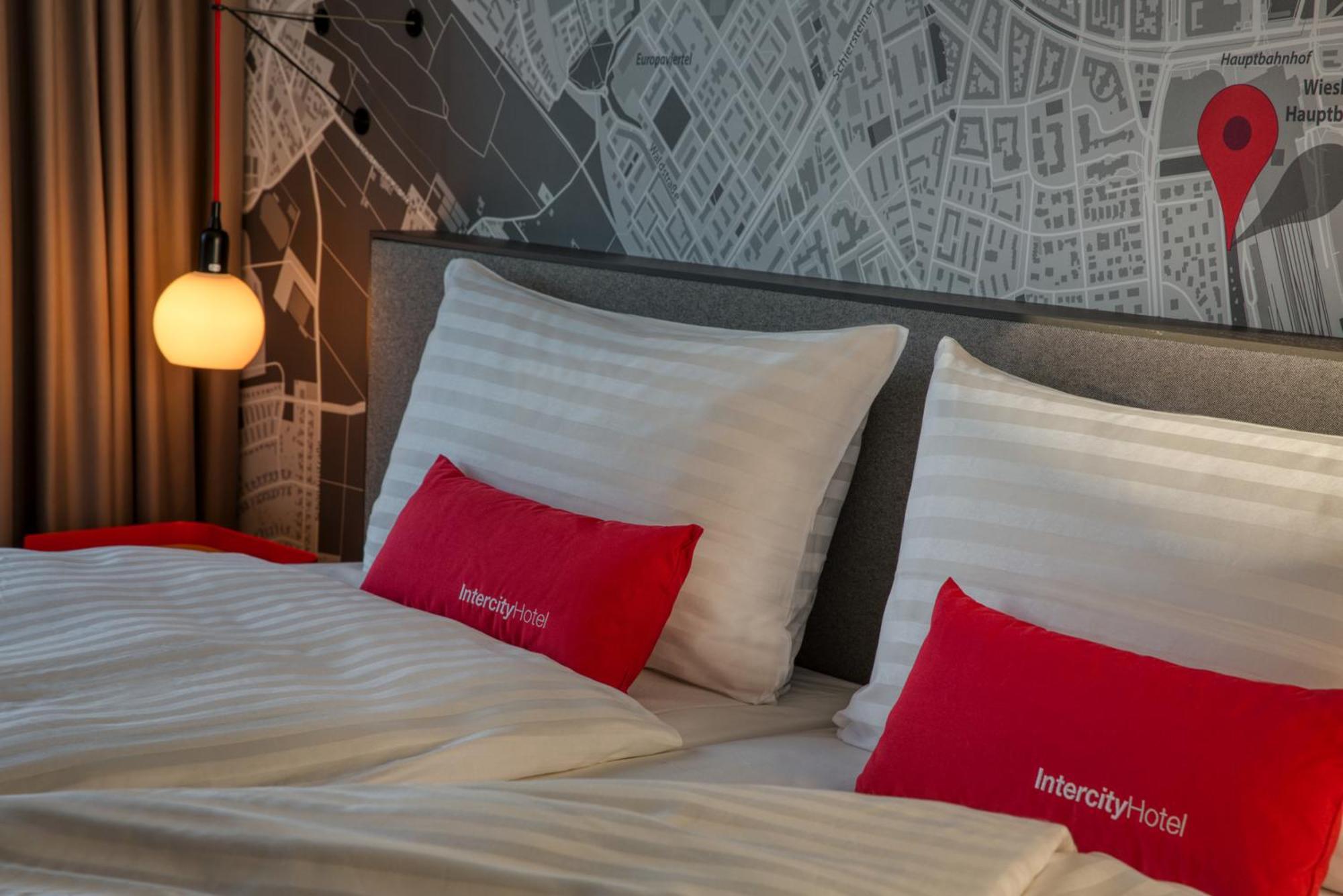 Intercityhotel Wiesbaden Exterior photo